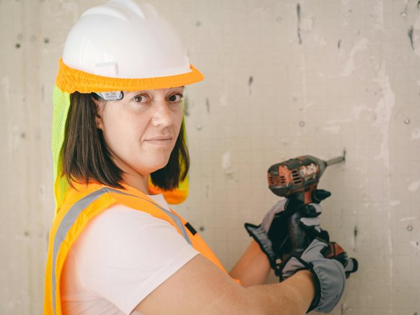 Is It Worthwhile to Invest in a Swimming Pool for Your UK Home?